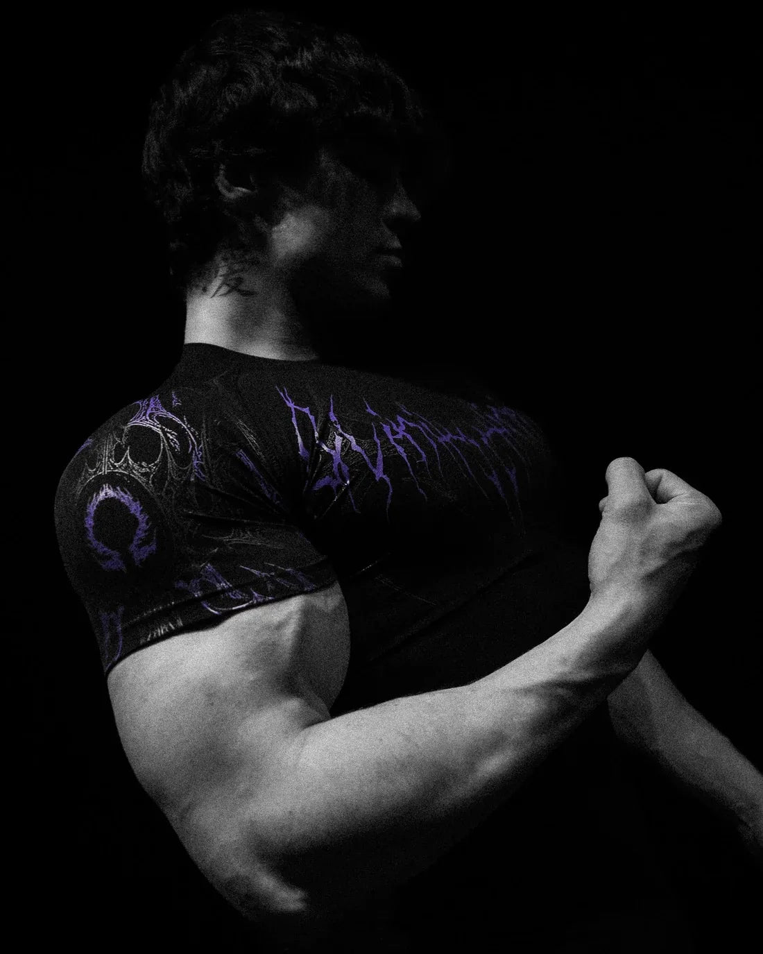 Herren GYM T-Shirt – Dunkler Gothic Print, Muskelshirt, Hoch elastisch & Schnell trocknend