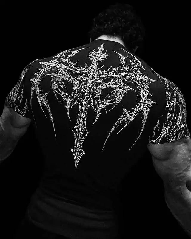 Herren GYM T-Shirt – Dunkler Gothic Print, Muskelshirt, Hoch elastisch & Schnell trocknend