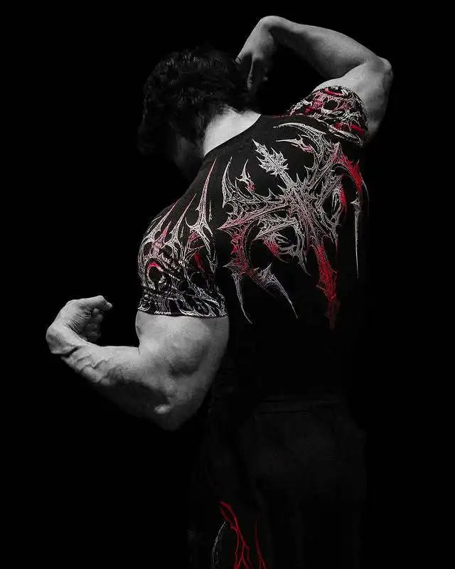 Herren GYM T-Shirt – Dunkler Gothic Print, Muskelshirt, Hoch elastisch & Schnell trocknend