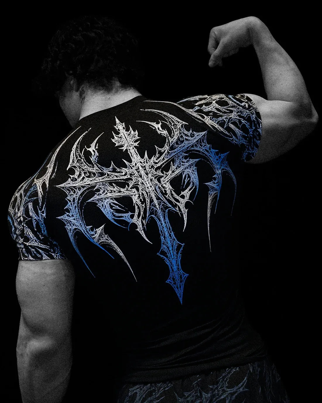 Herren GYM T-Shirt – Dunkler Gothic Print, Muskelshirt, Hoch elastisch & Schnell trocknend