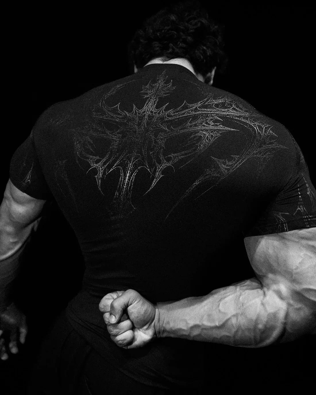 Herren GYM T-Shirt – Dunkler Gothic Print, Muskelshirt, Hoch elastisch & Schnell trocknend
